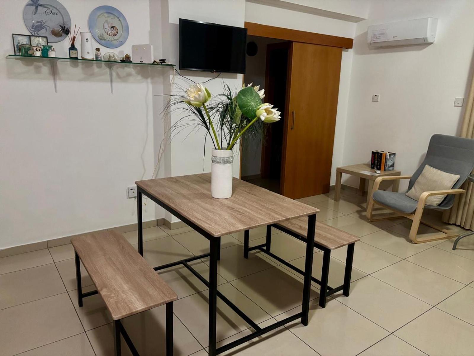 Vip Resort Apartment On Makenzie Beach Larnaca Luaran gambar
