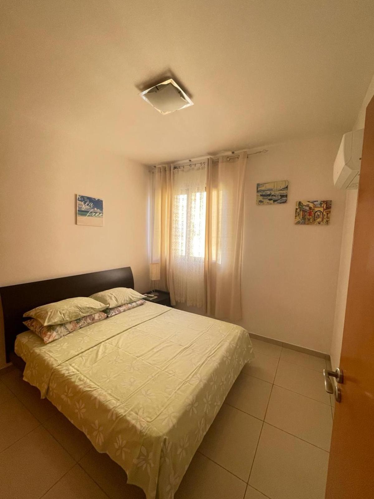 Vip Resort Apartment On Makenzie Beach Larnaca Luaran gambar