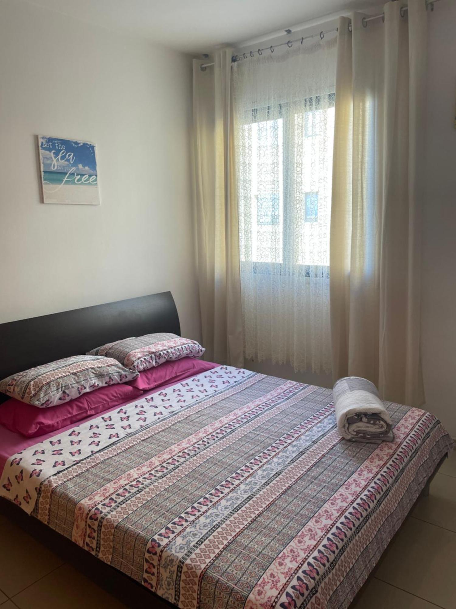 Vip Resort Apartment On Makenzie Beach Larnaca Luaran gambar
