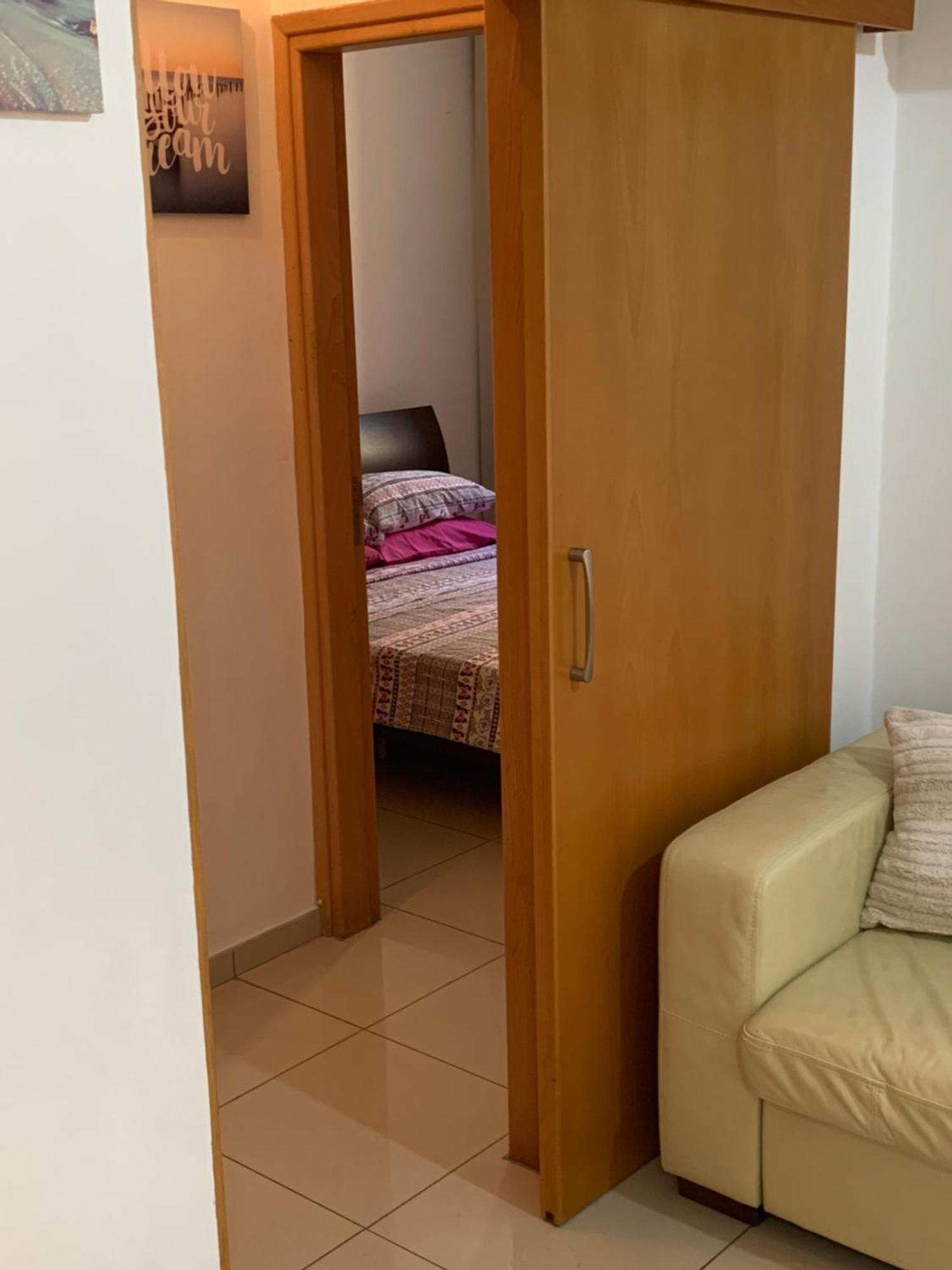 Vip Resort Apartment On Makenzie Beach Larnaca Luaran gambar